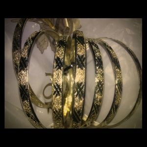 Bracelets cemenary