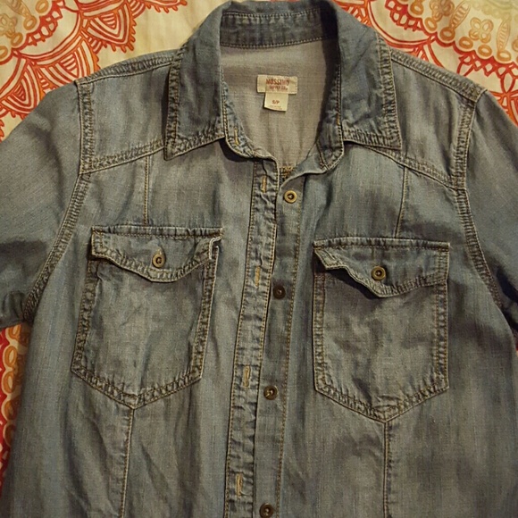 Chambray button up top - Picture 3 of 3