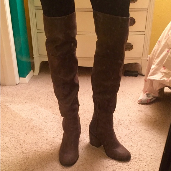 Hinge OTK boots