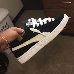 Brand new, Pumas, black and white