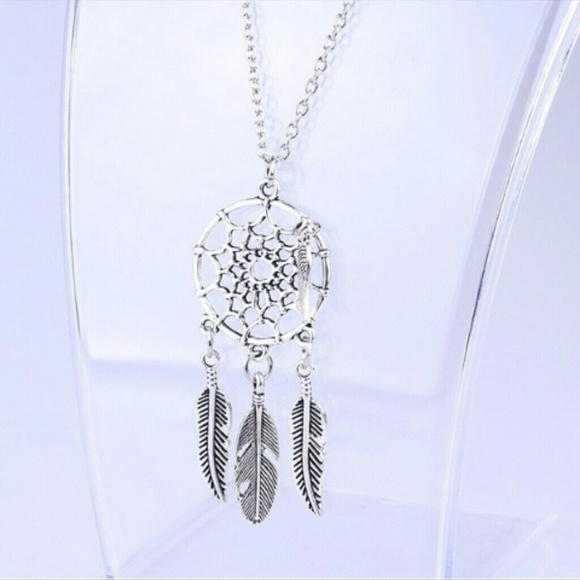 Jewelry - NWOT Dream catcher necklace