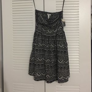 Cute strap/strapless Aeropostale dress!