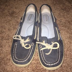 Sperry's size 8. Worn once. Very good condition