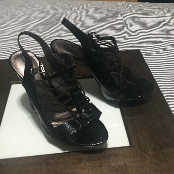 ‼️️SALE‼️Black strappy heels