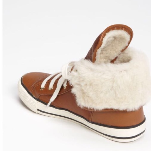 Tory Burch Sneakers!!!!! - Picture 2 of 4