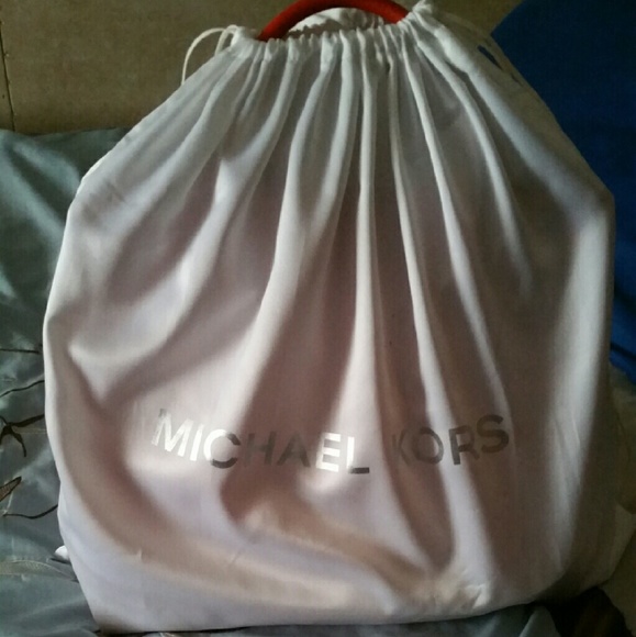 Like new mk purse - Picture 1 of 4