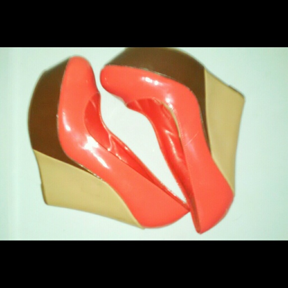 High heel pumps