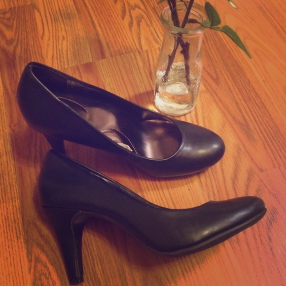 Black 2.5"  Merona™ heel. NWOT Cushioned insole .