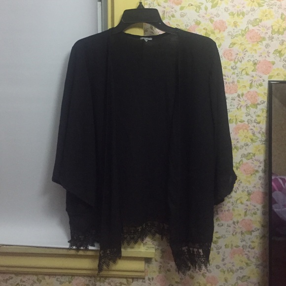 Black half sleeve kimono ☺️
