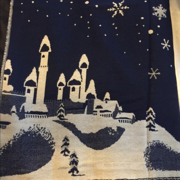 SUPER SALE🎁GORGEOUS WINTER-SCAPES SCARF!❤️ - Picture 2 of 2