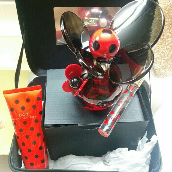 Marc Jacobs Dot perfume set and accessories bundle