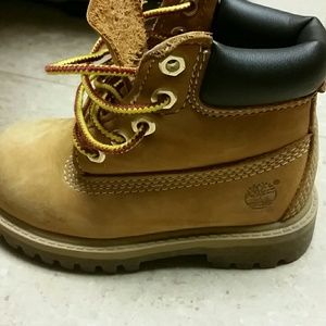 1 HR SALEToddler Timberlands.. excellent condition