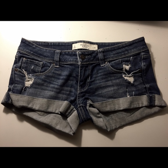 Cuffed A&F Denim Shorts - Picture 2 of 3