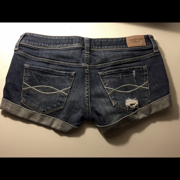 Cuffed A&F Denim Shorts - Picture 3 of 3