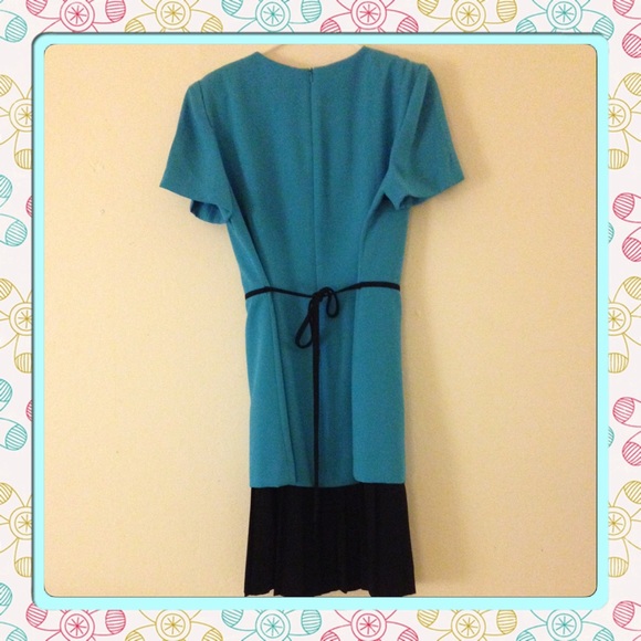 Dress - Picture 2 of 3