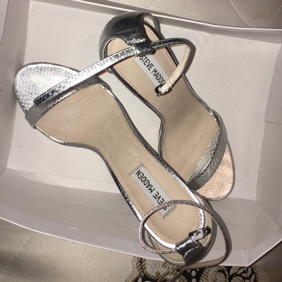 Steve Madden Stacy Sil Snake - Picture 3 of 3