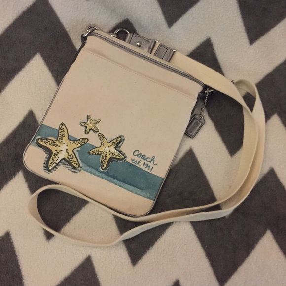 ☀️Auth COACH canvas crossbody☀️