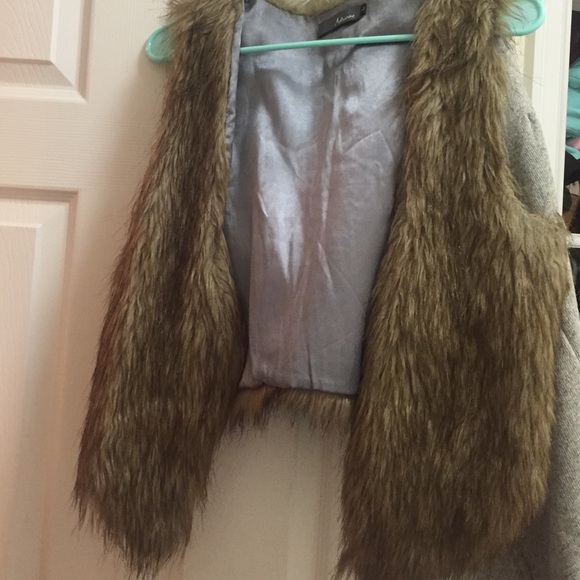 Fur vest