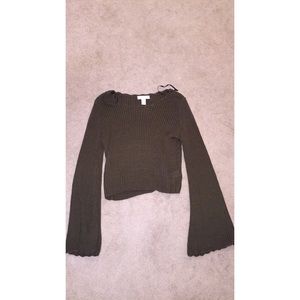 Bell-sleeved sweater