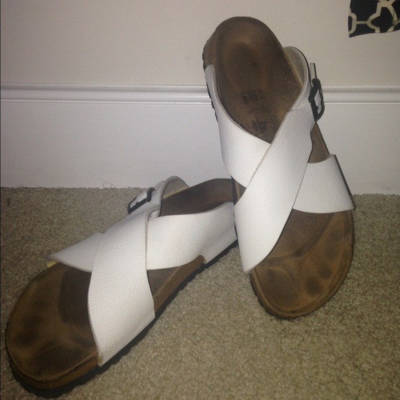 MOVING SALE ❕White Crisscross Berkinstock
