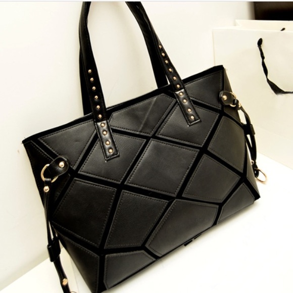 Zipper shoulder black bag