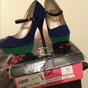 Blue velvet high heels