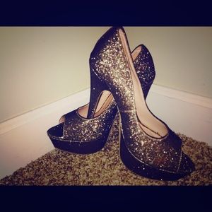 Dark goldDiva Lounge peep toe heels