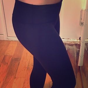 Black luon crop pants size 8