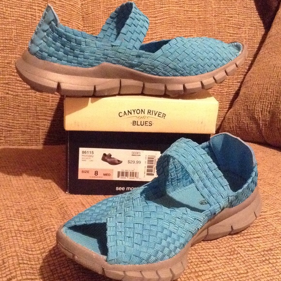 Cute turquoise stretchy shoes