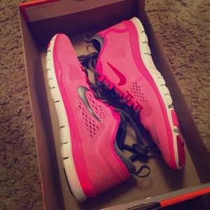 BRAND NEW!!! Nike Free 5.0!