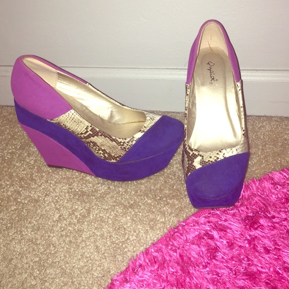 Qupid Colorful Wedges
