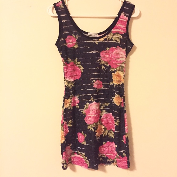 Black & Floral Bodycon Mini Dress 🌺