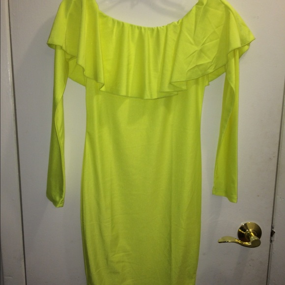 BRAND NEW Fun yellow dress!