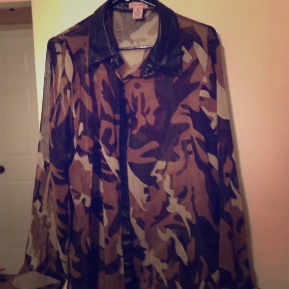 Long sleeve sheer camp blouse