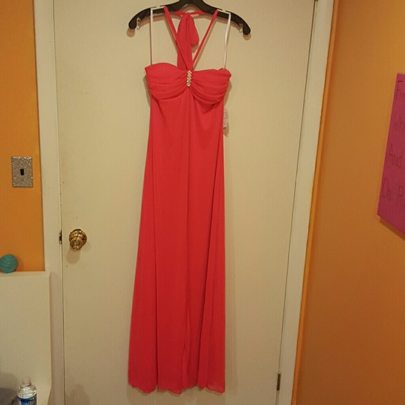 PROM/ FORMAL DRESS NWT! - Picture 1 of 4