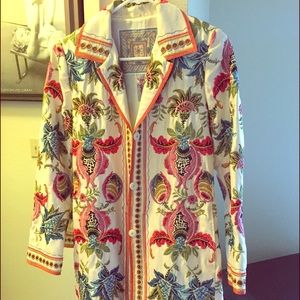 Biya  jacket by Johnny was -100% silk