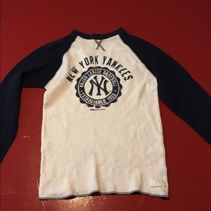 Yankees shirt.