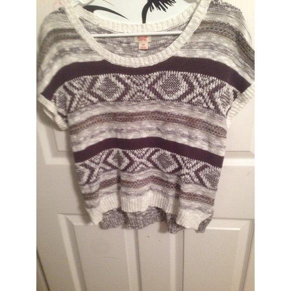 Comfy short sleeve knit 💜