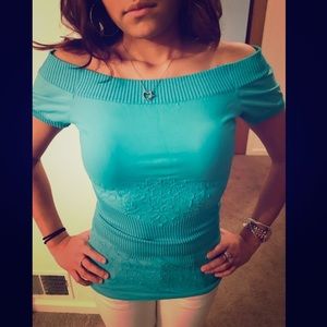 Arden B off shoulder top - size M/L