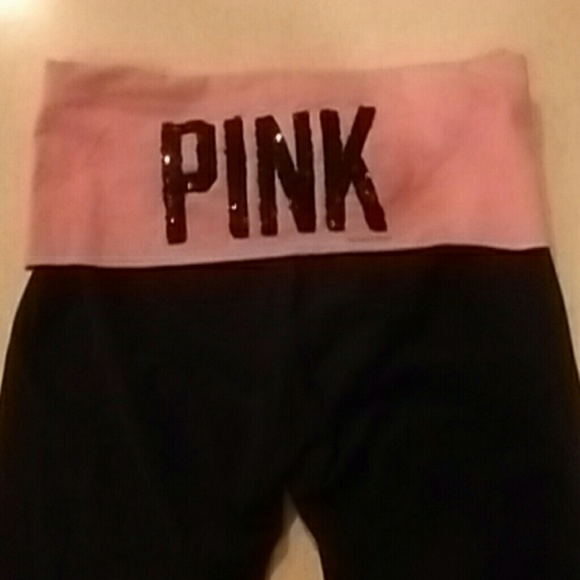 VS PINK YOGA CAPRI'S - Picture 4 of 4