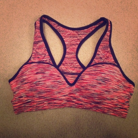 VS PINK "Seamless Push-up Bra". Size S.