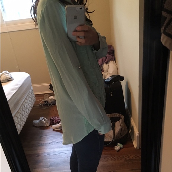 Mint green high-low button down - Picture 3 of 3