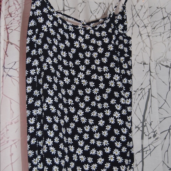 Black Daisy tank