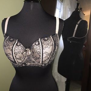 Corset style padded underwire bra
