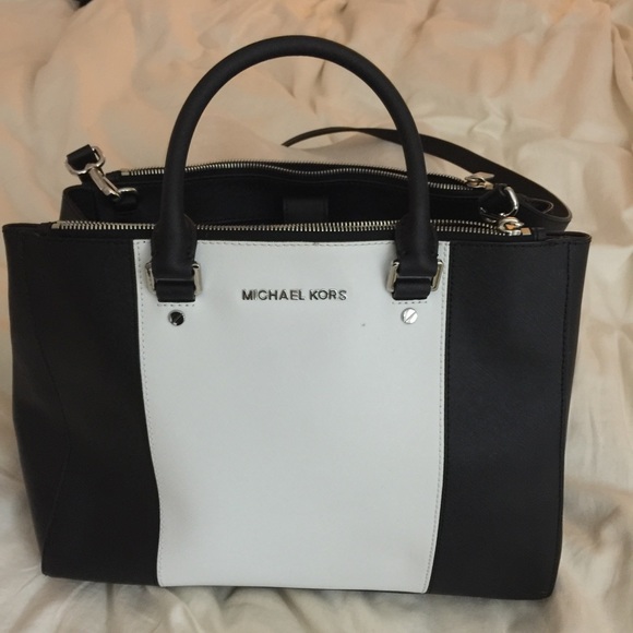 Michael Kors hand bag