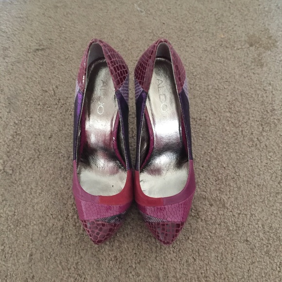 BUNDLE OFFER!! Pair of ALDO Pumps + Matching HB
