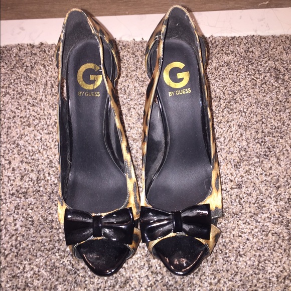 Guess Shoes - Picture 1 of 2