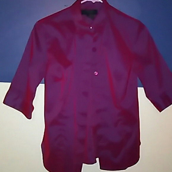 Quarter sleeve maroon dress shirt
