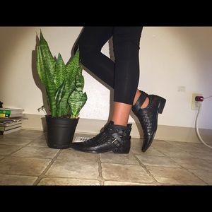 Crocodile skin ankle boot LIKE Alexander Wang