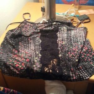 LA Hearts Floral Lace Crop Top